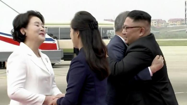 Мүн Жэ Ин Хойд Солонгост хүрэлцэн ирлээ